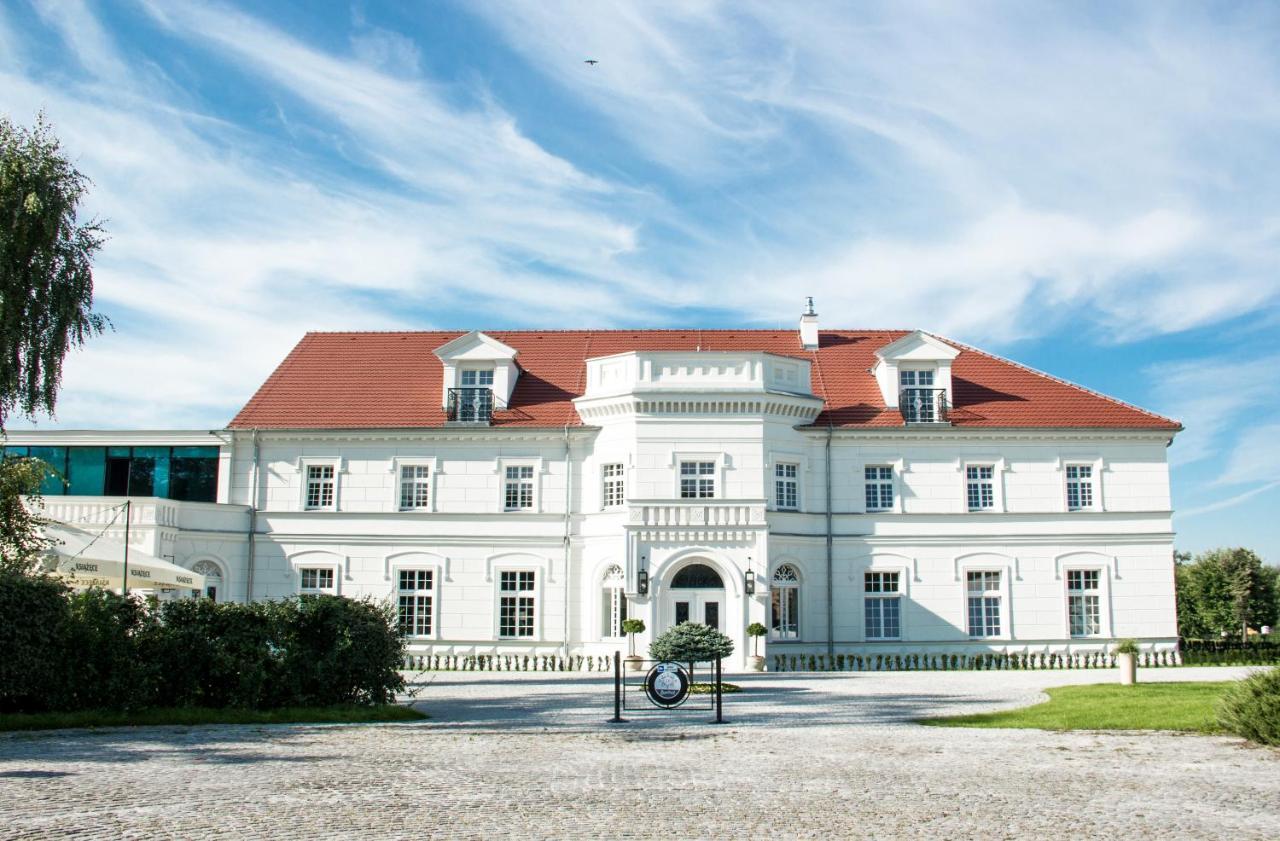 Palac Na Opieszynie Września Buitenkant foto