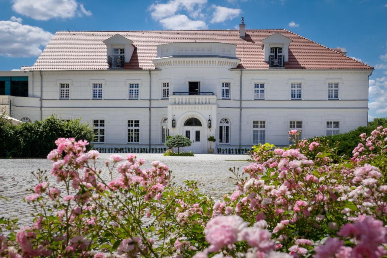 Palac Na Opieszynie Września Buitenkant foto